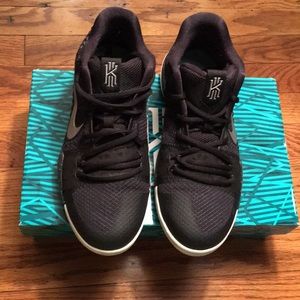 KYRIE 3 (GS)